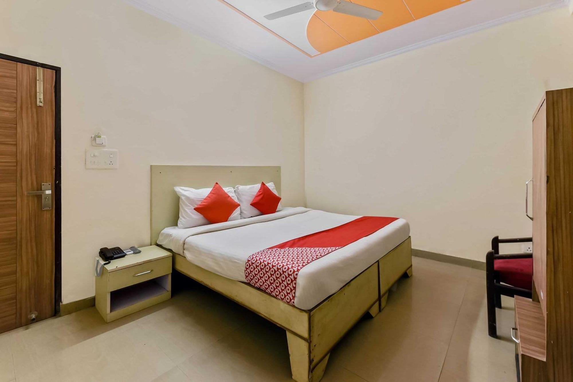 Blossom Suites Bangalore Exterior foto